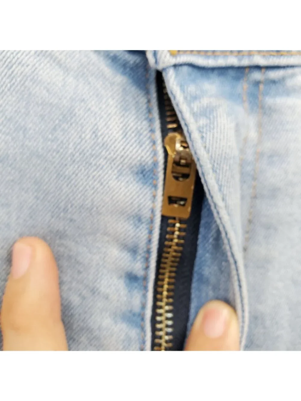 Levis Jeans Mens 38x30 Light Blue 511 Slim Fit Distressed Knees *Read*